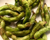 Foto del paso 2 de la receta: Edamame picante con soja 🫛 en airfryer