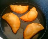 A picture of step 23 of Mawa Gujiya.