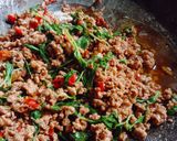 รูปขั้นตอนการทำที่ 2 ของ กะเพราหมูสับไข่ดาว แคร์หมูชวนหิว ติดตามได้ที่ยูทูป แคร์จันตนา 🤍