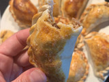 Empanadas argentinas de pollo y ternera molida !