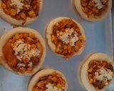 Foto langkah ke 4 dari resep Pizza mini.