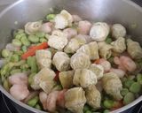 Foto del paso 4 de la receta: Fideos con arroz verduras y gambas