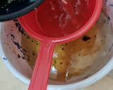 Foto del paso 2 de la receta: Infusión de tomillo 🍵 con miel y limón 🍯 🐝 🍋