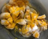 A picture of step 2 of Dab chingri.