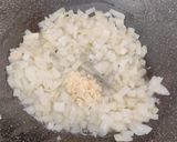 Foto langkah ke 1 dari resep Kiymalı Kapuska (Cabbage Stew with Minced Meat).