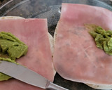 Foto del paso 4 de la receta: Canapés con aguacate y lluvia de nachos