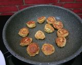 Foto langkah ke 2 dari resep Chickenball Ampas Almond.