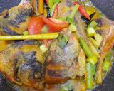 Foto langkah ke 5 dari resep Pesmol Ikan Ekor Kuning.