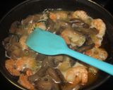 Foto del paso 3 de la receta: Gambas al ajillo con champiñones
