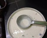 A picture of step 4 of Owar cheese pizza dosa with tomato onion chutney gravy.
