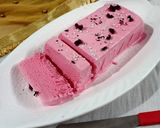 A picture of step 4 of Rose Ice cream.