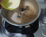 Foto langkah ke 2 dari resep Teh susu rempah arab.