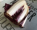 Une image de l'étape 6 de Œufs farcis aux sardines, tomate et épices, câpres et endive italienne.