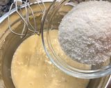 Foto del paso 9 de la receta: Bizcocho esponjoso de coco y pasas