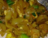 Foto langkah ke 3 dari resep Kwetiau goreng komplit.