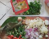 Foto langkah ke 1 dari resep Cuek Tongkol Suwir + Tempe Sambel Korek Ala Yunita.