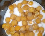 A picture of step 16 of Dahi Bara Chickpea Chaat.