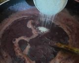 A picture of step 3 of Black Grapes Jam.