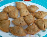 A picture of step 13 of Aloo Samosa.