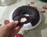 Foto langkah ke 6 dari resep Bolu Ketam Item filling keju.