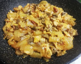 Foto del paso 4 de la receta: Revuelto de patatas con champiñones y chorizo picante