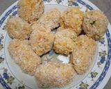 Foto langkah ke 3 dari resep Kroket mie isi ayam.