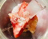 A picture of step 1 of Melon and pomegranate Mojito.