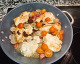 Foto del paso 9 de la receta: Pechuga de pavo con vino blanco, pasas y uva