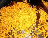 Foto langkah ke 4 dari resep Mie goreng sosis Suke #antiribet #cookpadmamah #wangdilers😘😘.