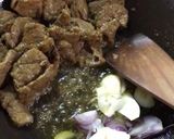 Foto langkah ke 2 dari resep Daging Goreng Kunyit.