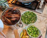 Foto langkah ke 1 dari resep Ikan Tongkol Banjir Cabe Hijau ala Mas Miko.