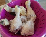 Foto del passaggio 1 della ricetta Fusi di pollo al forno