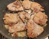 Magyaros sertésszelet serpenyős szaftban recept fázis 3 fotója