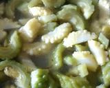 Foto langkah ke 8 dari resep Tumis pare dan putren.