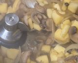 Une image de l'étape 1 de Boudins blancs champignons 🍄pommes et oignons à la crème au Cookeo infinity.