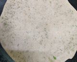 A picture of step 8 of Peas parantha.