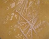 Gambar langkah 4 resipi Poached egg masak lemak dengan cendawan enoki.