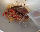 Foto langkah ke 4 dari resep Telur Ceplok Kuah Kecap Bombay.