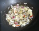 Foto langkah ke 2 dari resep Tumis Sarden sayur Kol.