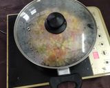A picture of step 6 of Maggi pizza.
