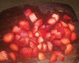 Foto del paso 2 de la receta: Copa de Frutillas con Crema versión Glotona