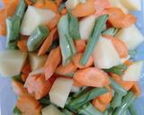 Foto langkah ke 3 dari resep Sop tulang iga.