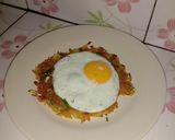 Foto langkah ke 5 dari resep Rosti with Sunny Side Up Egg.