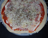 Foto del paso 2 de la receta: Pizza de salchichas Frankfurt y queso crema