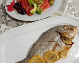 Foto del paso 4 de la receta: Dorada al limón con ensalada fresca