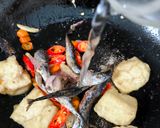 Foto langkah ke 3 dari resep Tumis Tahu ikan pindang.