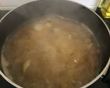 A picture of step 3 of 5 veg and chicken soup 🥣.
