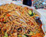 A picture of step 5 of Chicken chow mein.