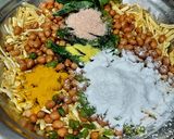 A picture of step 3 of Nylon Poha Golden Chivda.