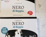A picture of step 2 of Mezzi paccheri con arogosta al nero di seppia.